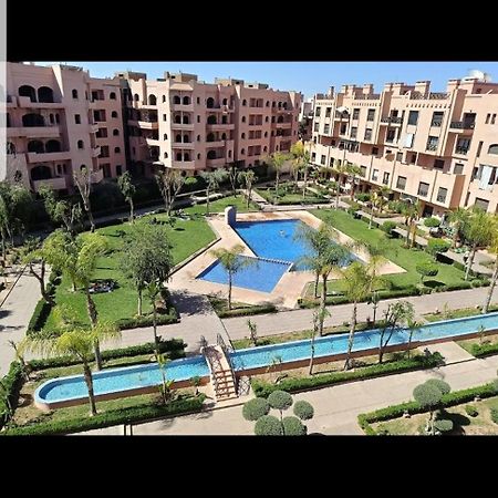 Un Moderne Chic Appartement Vue Sur Piscine Marrákes Kültér fotó