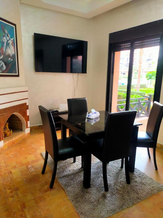 Un Moderne Chic Appartement Vue Sur Piscine Marrákes Szoba fotó