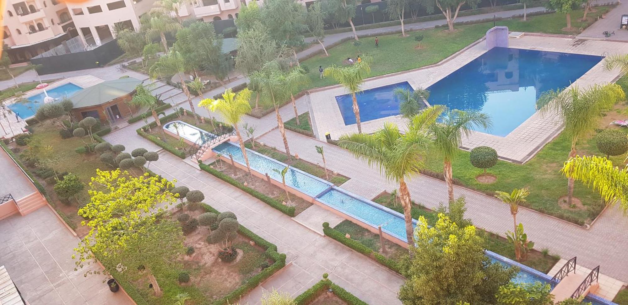 Un Moderne Chic Appartement Vue Sur Piscine Marrákes Kültér fotó