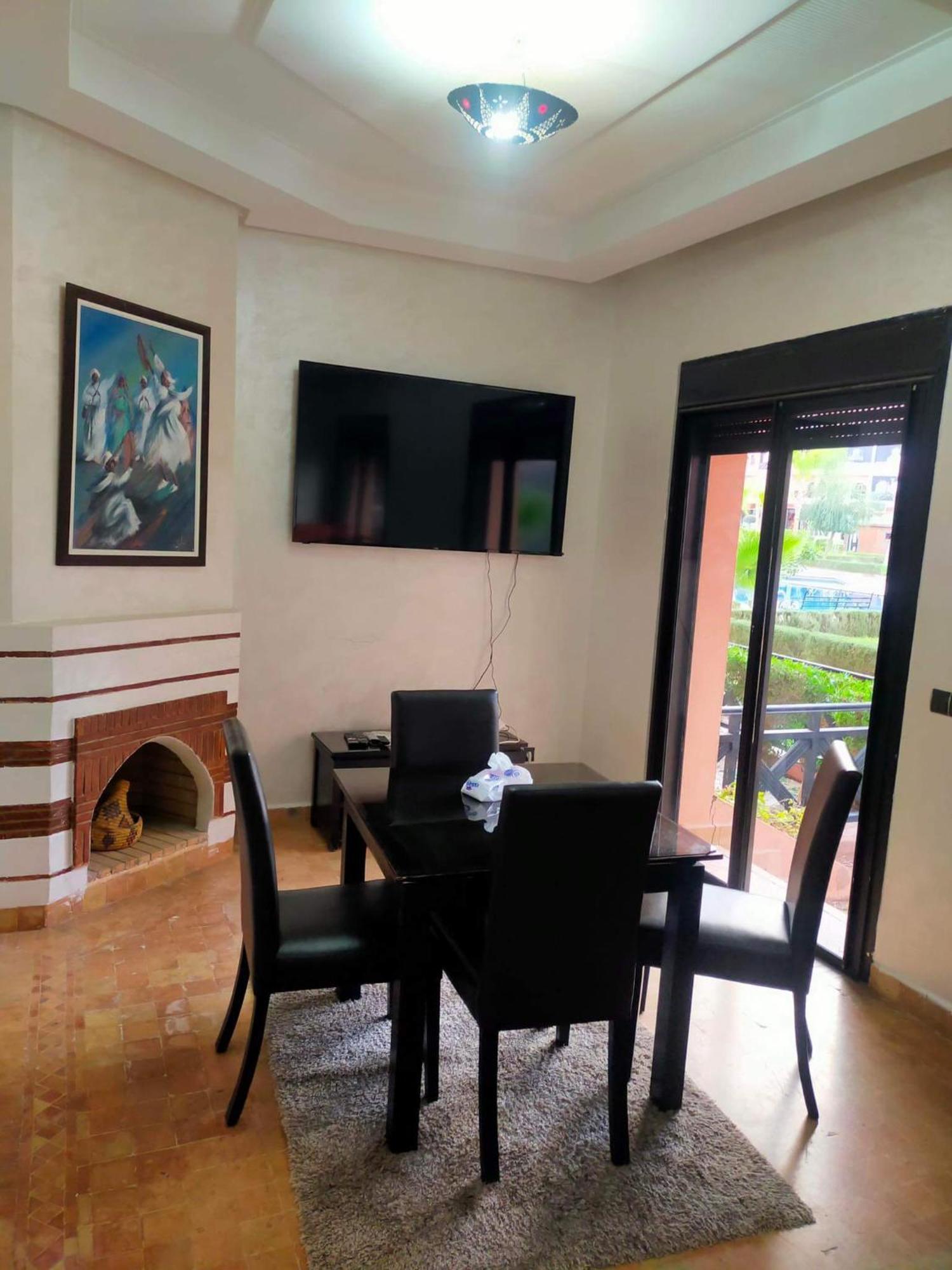 Un Moderne Chic Appartement Vue Sur Piscine Marrákes Kültér fotó