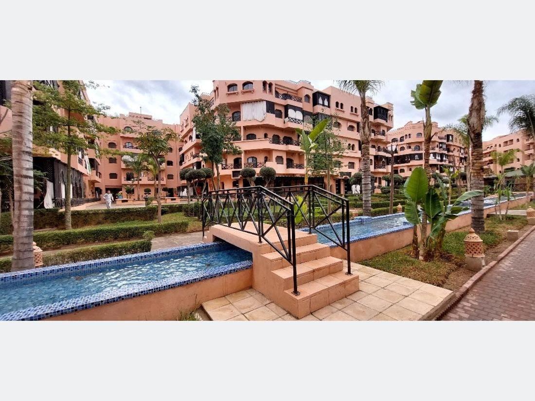 Un Moderne Chic Appartement Vue Sur Piscine Marrákes Kültér fotó