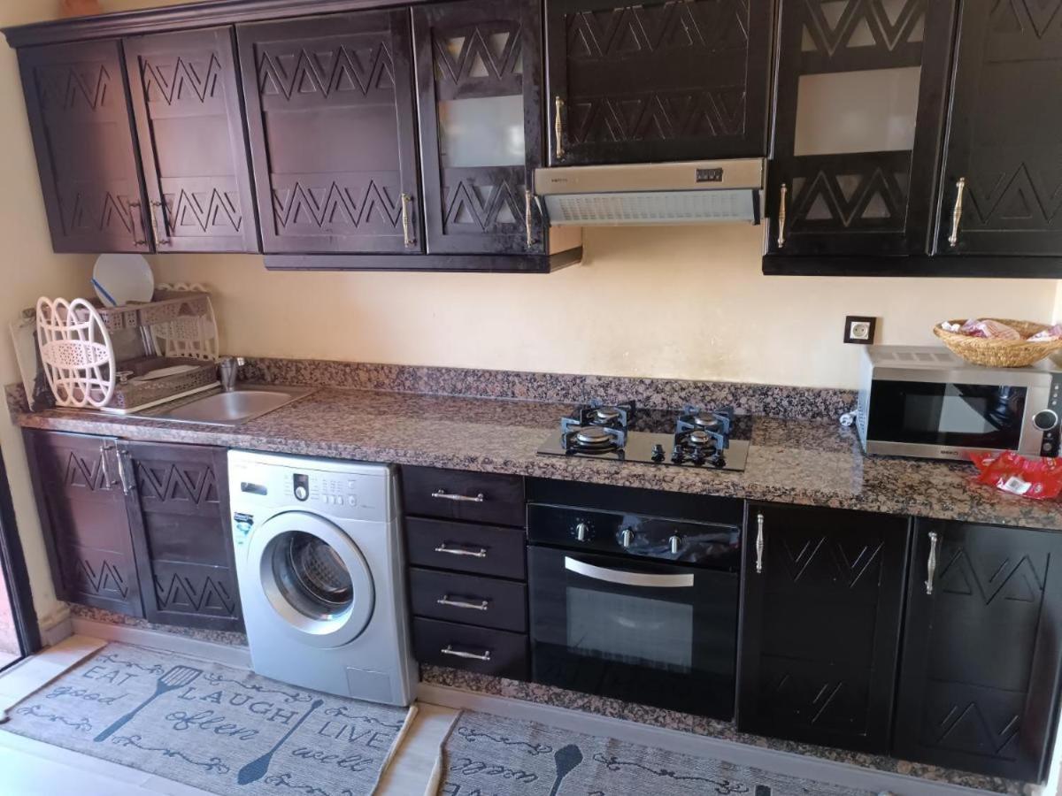 Un Moderne Chic Appartement Vue Sur Piscine Marrákes Kültér fotó